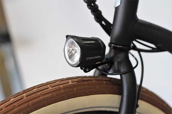 Cycling accessories: Cycle headlight