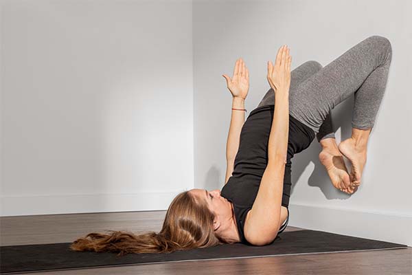 Wall yoga 